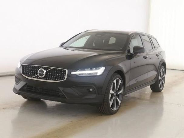 Volvo V60 Cross Country AWD B4 145 kW image number 1