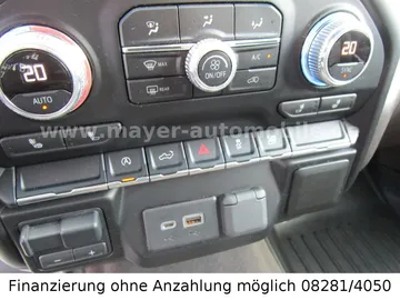 Car image 32