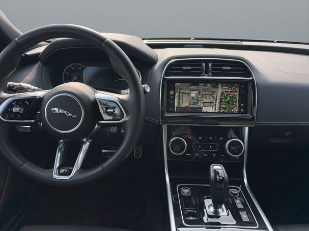 Jaguar XE D200 R-Dynamic 150 kW image number 5