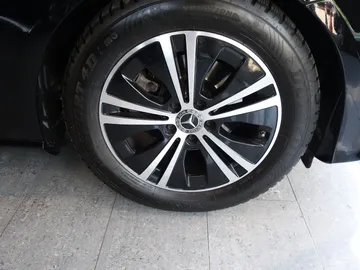 Car image 46