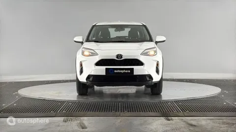 Car image 4