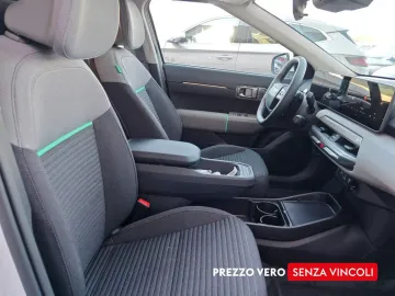 Car image 24