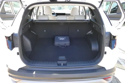 Car image 26