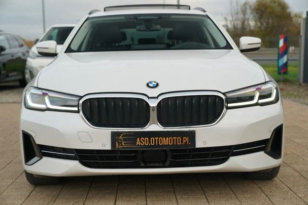 BMW 530d Touring xDrive 210 kW image number 13