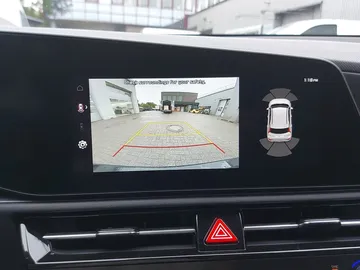 Car image 25