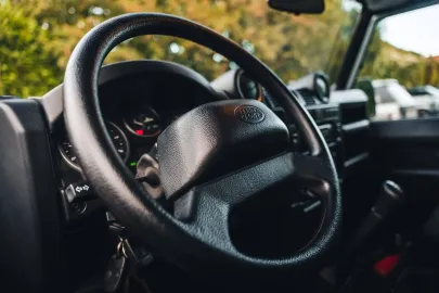 Car image 13