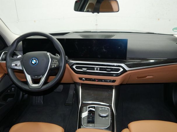 BMW 330 e 215 kW image number 8