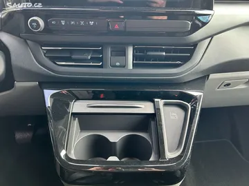 Car image 36