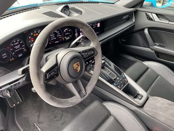 Car image 33