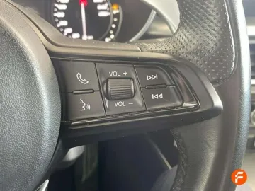 Car image 32