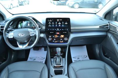 Car image 33