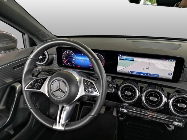 Mercedes-Benz A 180 100 kW image number 22