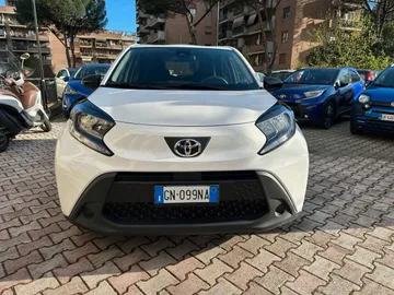 Car image 3