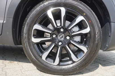 Car image 26