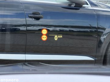 Car image 40