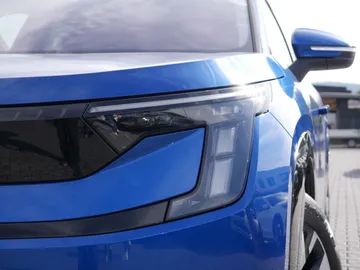 Car image 28