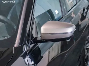 Car image 47