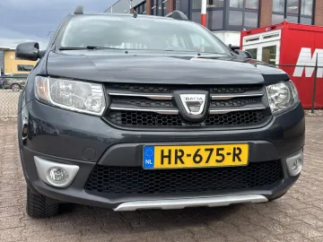 Car image 26