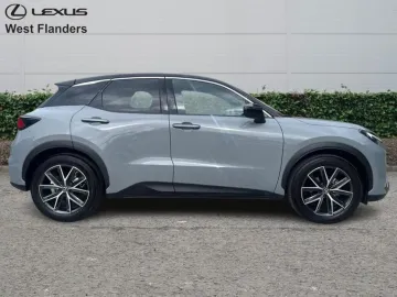 Car image 5