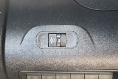 Car image 38