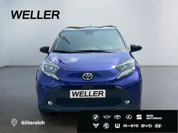 Car image 3