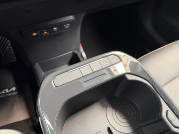 Car image 35