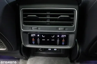 Car image 34