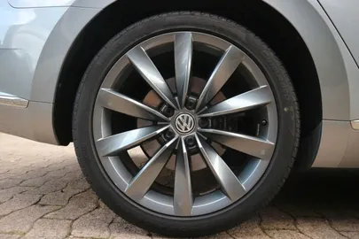 Car image 33