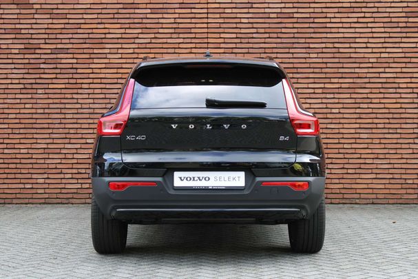 Volvo XC40 B4 Plus Dark 145 kW image number 22