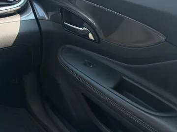 Car image 37