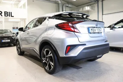 Car image 5