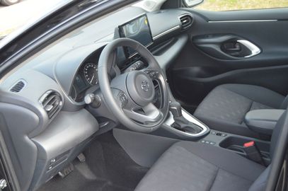 Car image 13