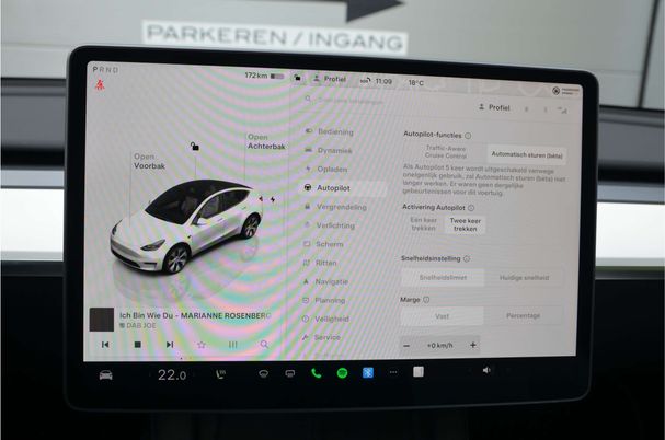 Tesla Model Y Long Range AWD 258 kW image number 21