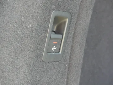 Car image 40