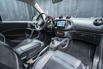Car image 26
