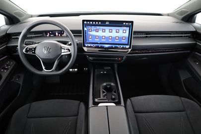 Car image 30