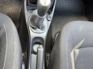 Car image 33