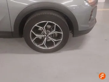 Car image 27