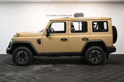 Car image 4