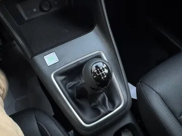 Car image 21