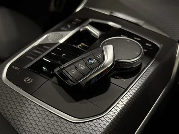 Car image 37
