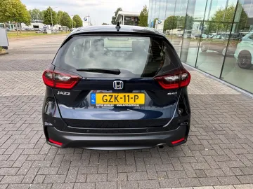 Car image 39