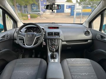 Car image 12