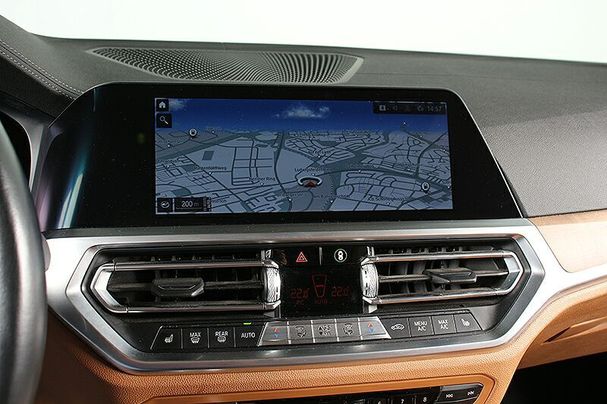 BMW 330i Touring Luxury Line 190 kW image number 9