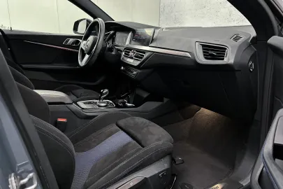 Car image 34