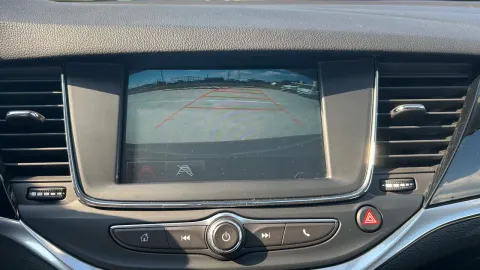 Car image 25