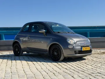 Car image 3