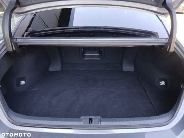 Car image 40