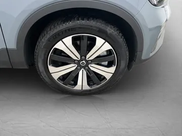 Car image 38