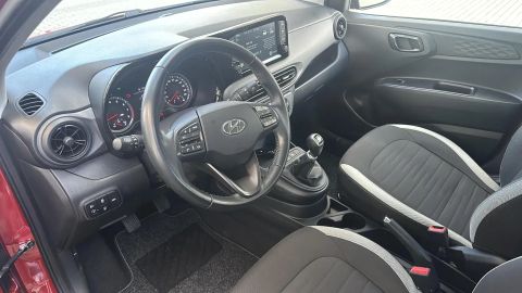 Car image 10